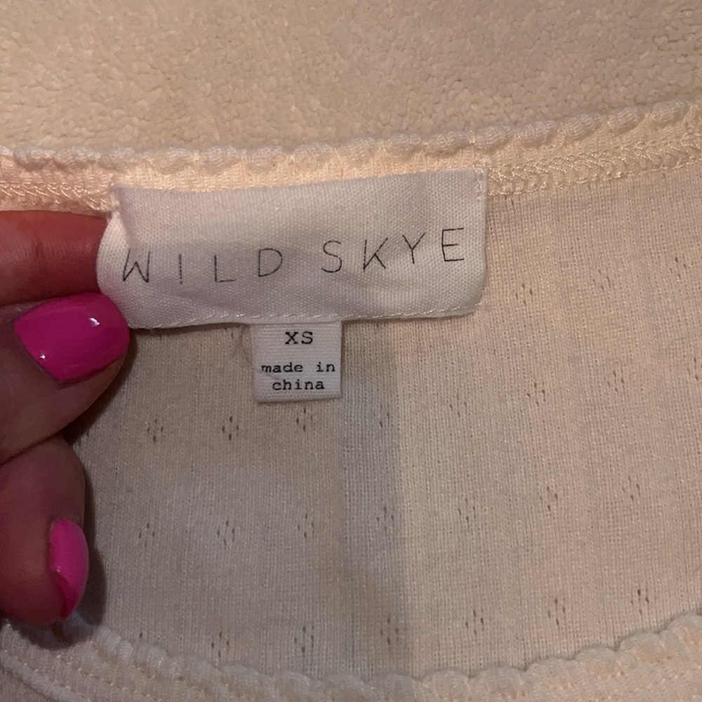 Sky Cream Fitted Ribbed Ruffle Tee - Picture 2 of 2